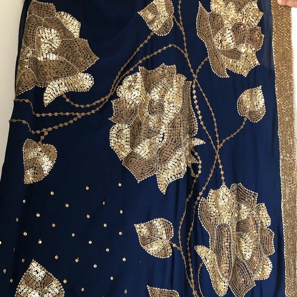 Midnight Blue and Gold sequenced Bollywood Indian Saree - Picture 2 of 7